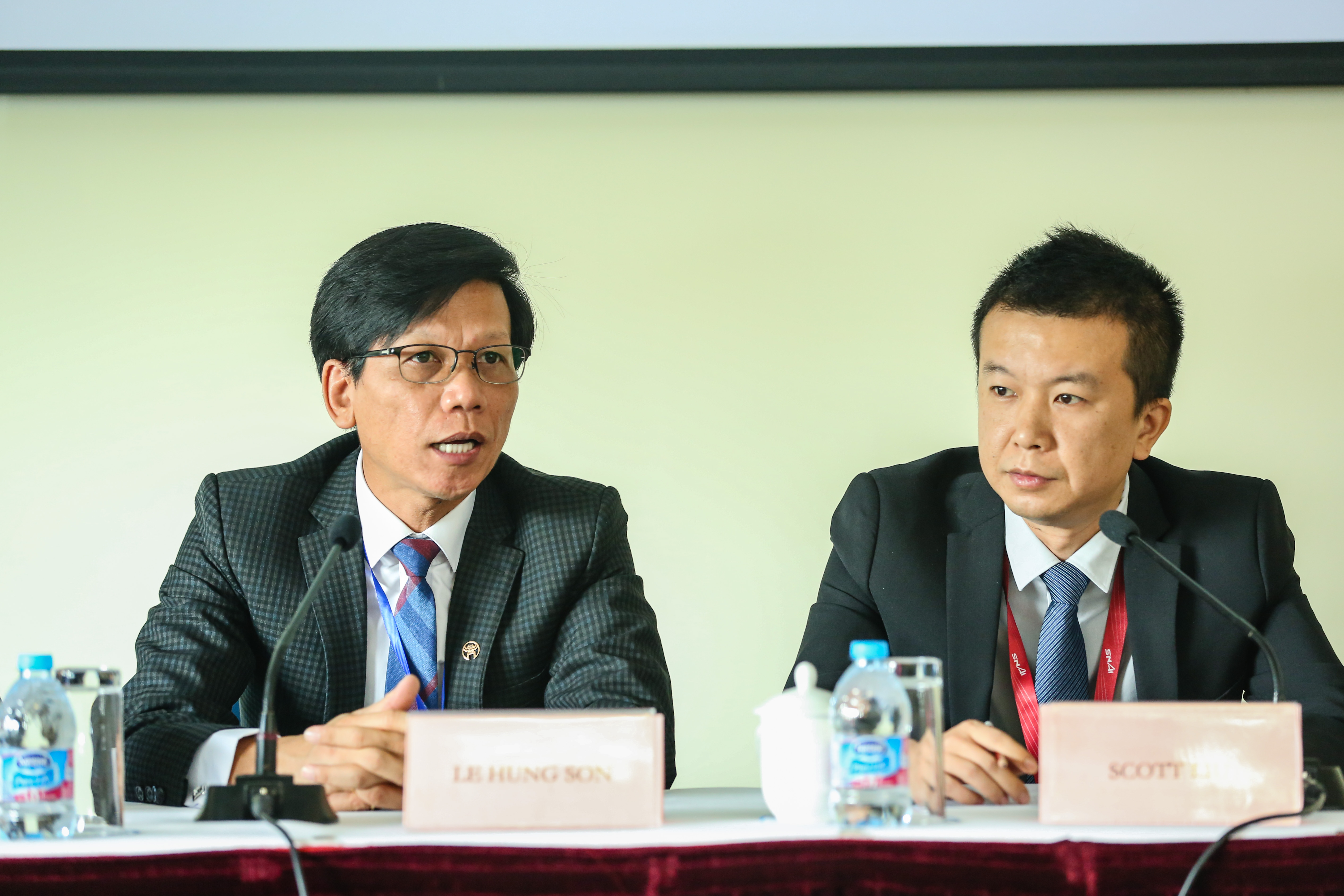 中越事业单位管理与改革中国经验培训班在上海举行